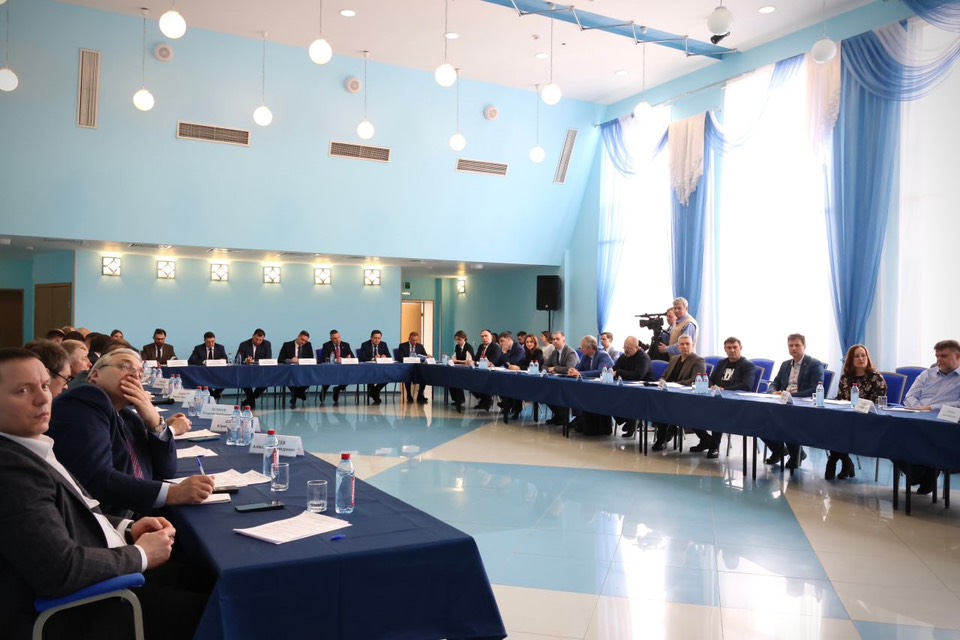 В Новомосковске состоялось отраслевое совещание руководителей предприятий химической промышленности региона.