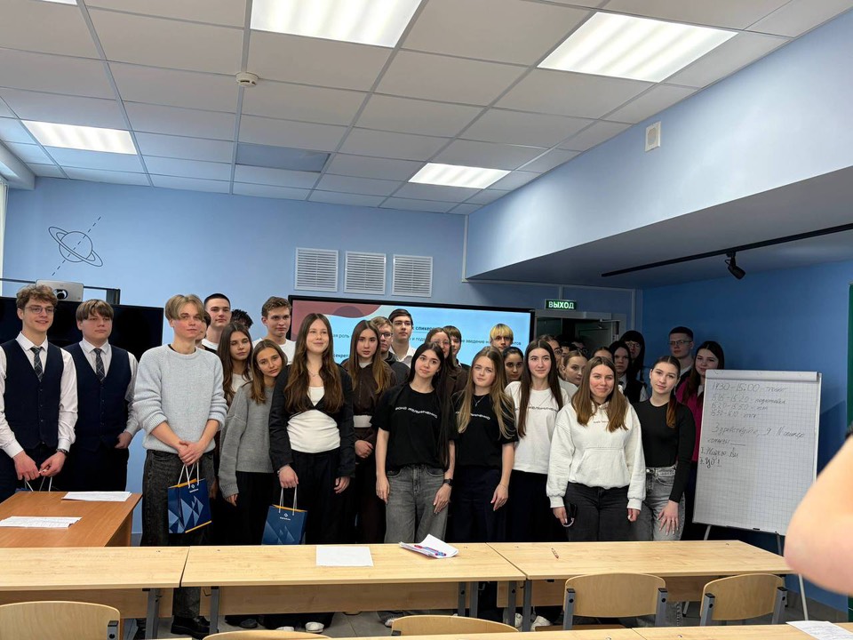 Студенты НИ РХТУ приняли участие одержали победу в дебатах, организованных Центром талантов фонда Мельниченко города Новомосковска