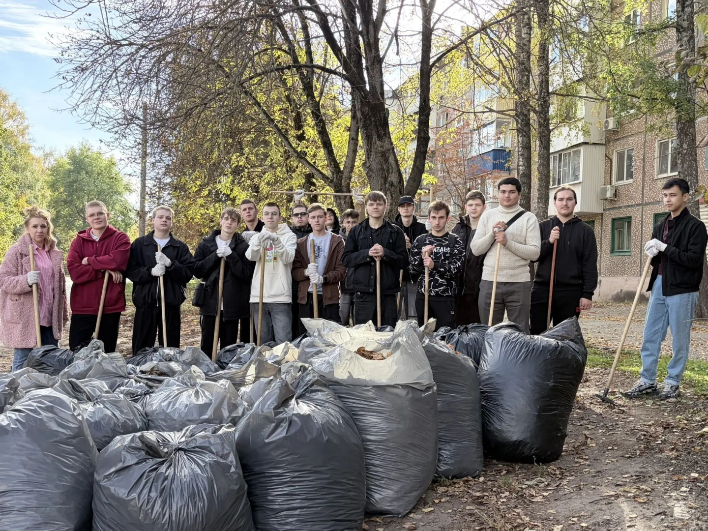 Новомосковский институт РХТУ им. Д. И. Менделеева принял участие в общегородском субботнике.
