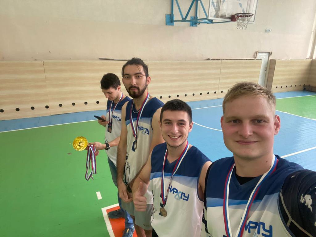 Завершилось первенство города по волейболу среди профессиональных и высших учебных заведений