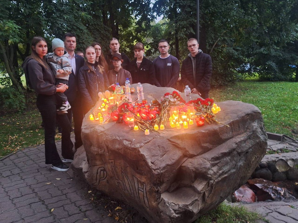 НИ РХТУ им. Д.И. Менделеева помнит Беслан. Память о жертвах навсегда в наших сердцах — такое больше не должно повториться.