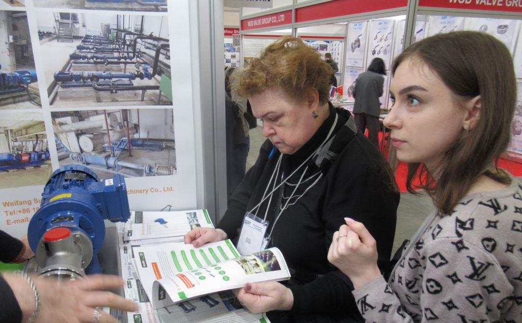 Посещение международных профессиональных выставок Heat&Power 2023, PCVExpo 2023 и Testing&Control 2023 преподавателями и студентами Новомосковского института РХТУ им. Д.И. Менделеева