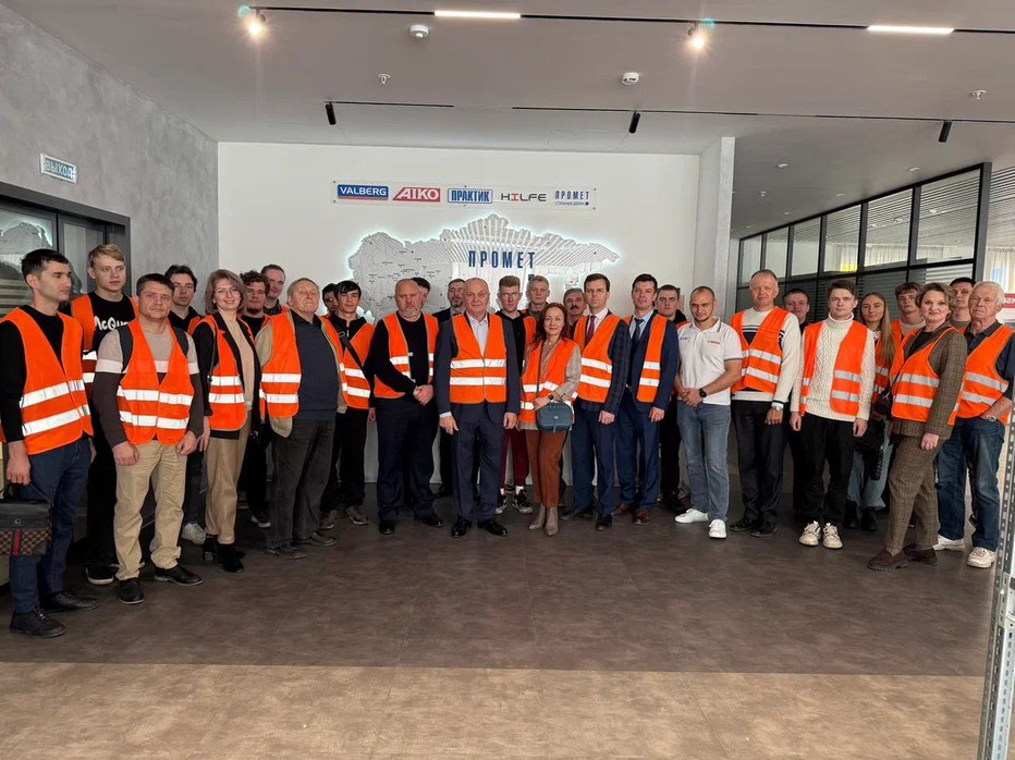 23 октября состоялась встреча-экскурсия на предприятии «Промет-СЭЗ» - одном из крупнейших производителей и дистрибьюторе сейфов, металлической офисной, медицинской и производственной мебели, металлических дверей, автоматических систем хранения и электронн