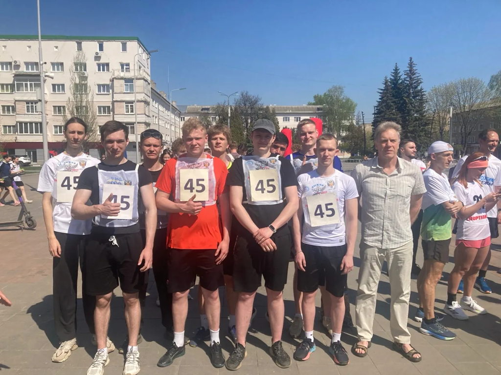7 мая в Новомосковске состоялась легкоатлетическая эстафета по улицам города посвященная Дню Победы.