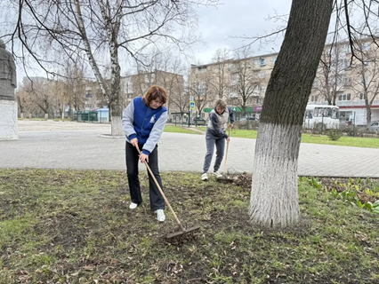 Сегодня на Аллее памяти стало чище и светлее!