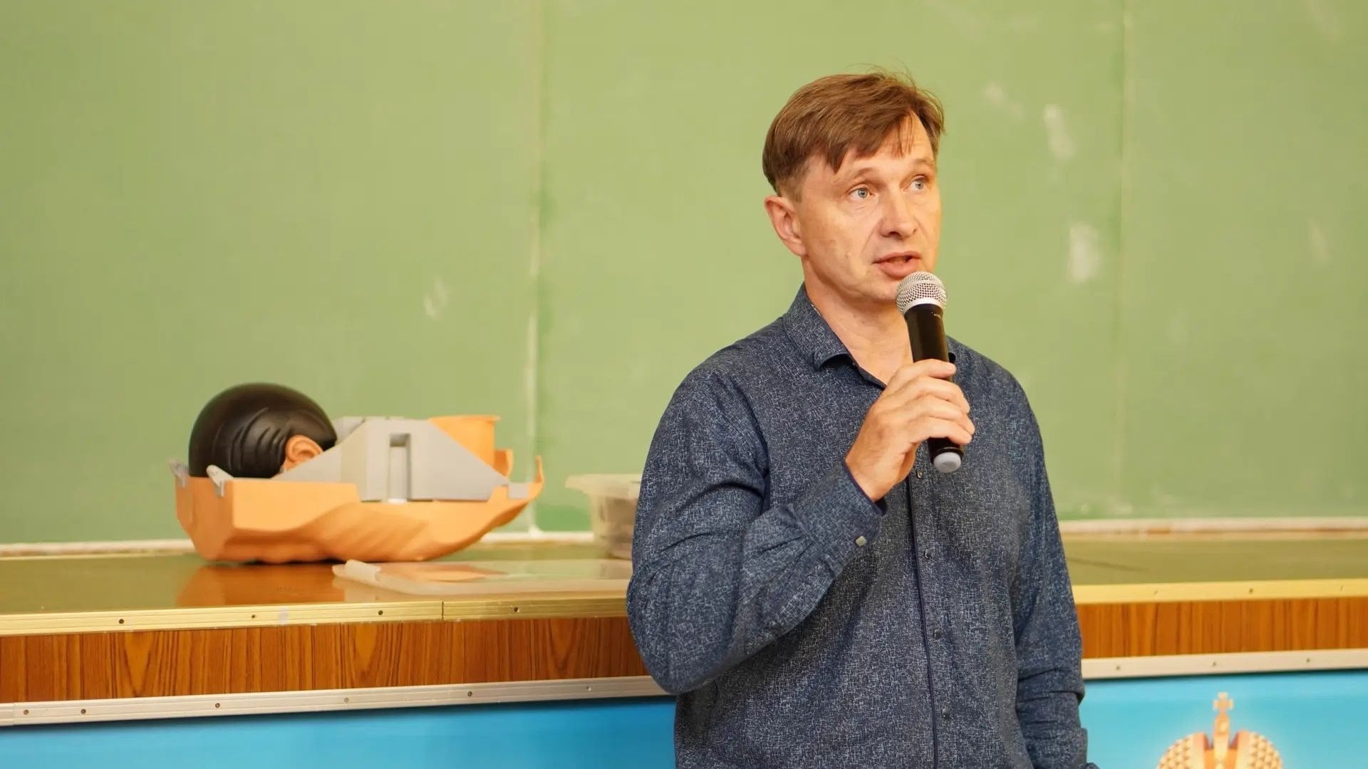 3 сентября 2026г в Новомосковском институте РХТУ им. Д.И. Менделеева для студентов первого курса прошел первый кураторский час - "Научись спасать жизнь".