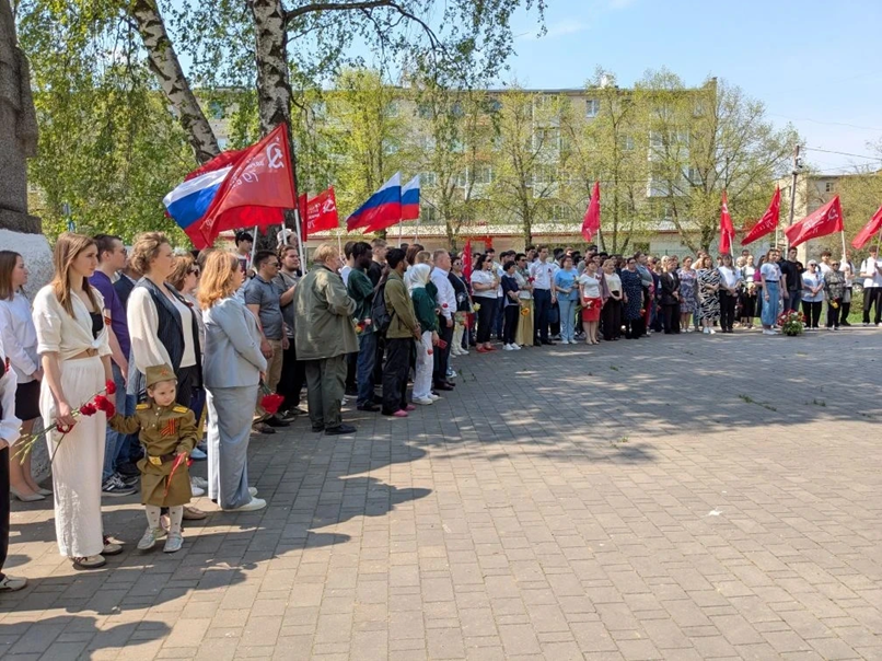 В преддверии Дня Победы в НИ РХТУ им. Д.И. Менделеева прошел "Митинг поколений"!