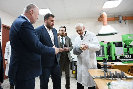 3 марта первый заместитель Губернатора – председатель Правительства Тульской области Михаил Пантелеев посетил Новомосковский институт РХТУ им. Д.И. Менделеева.