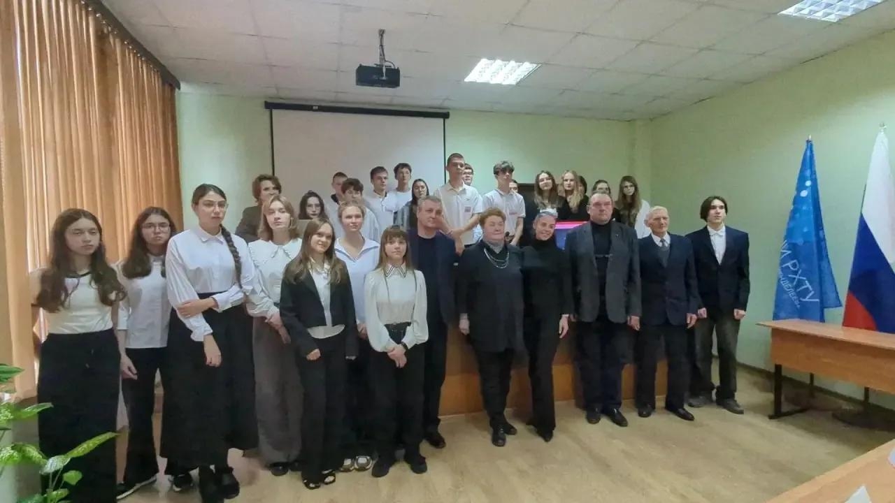 АКАДЕМИЯ ДОСТИЖЕНИЙ. Итоговая защита проектных работ участников профильной смены «Инженерная экология».