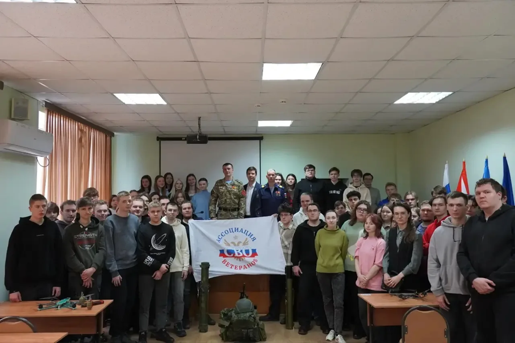 Встреча с героями: живой диалог о службе и жизни.